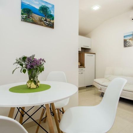 Apartments Mira Baška Eksteriør bilde