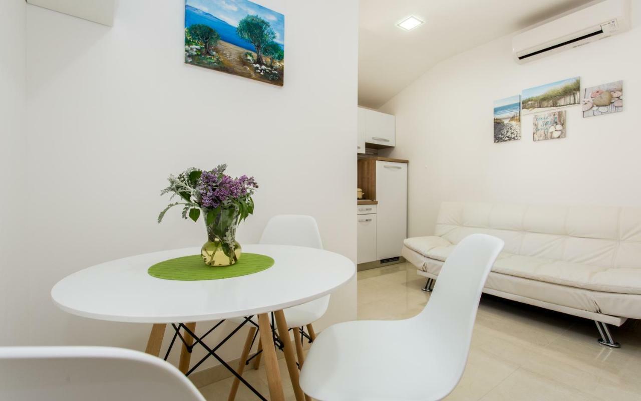 Apartments Mira Baška Eksteriør bilde