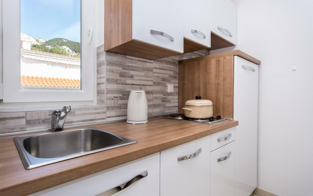 Apartments Mira Baška Eksteriør bilde