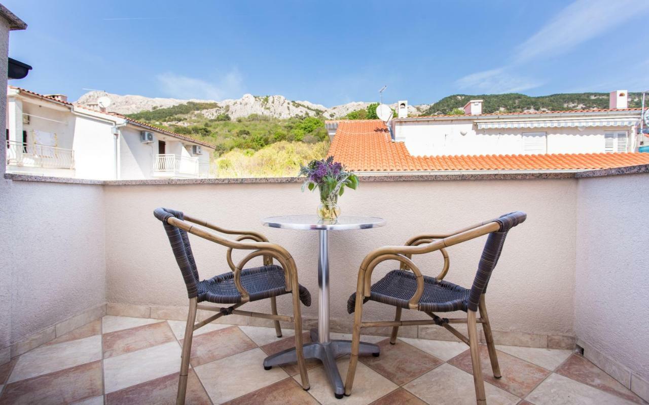 Apartments Mira Baška Eksteriør bilde